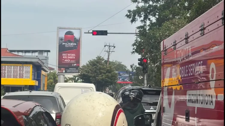Halo RRI: “Count Down” Traffic Light Tertutup Dahan